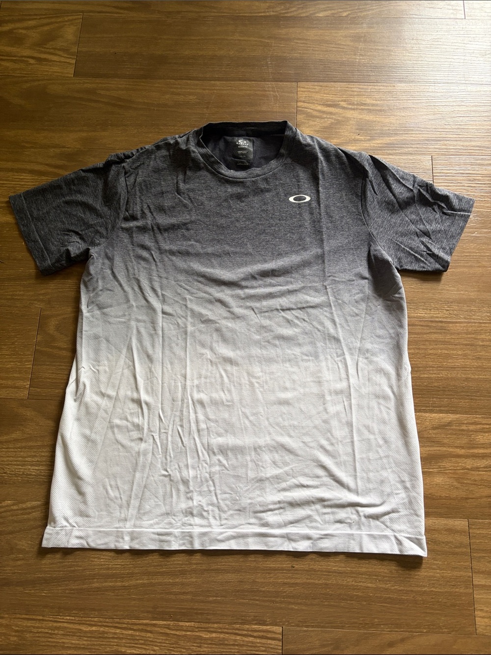 Oakley Men's Gray to White Ombre Short Sleeve Tee